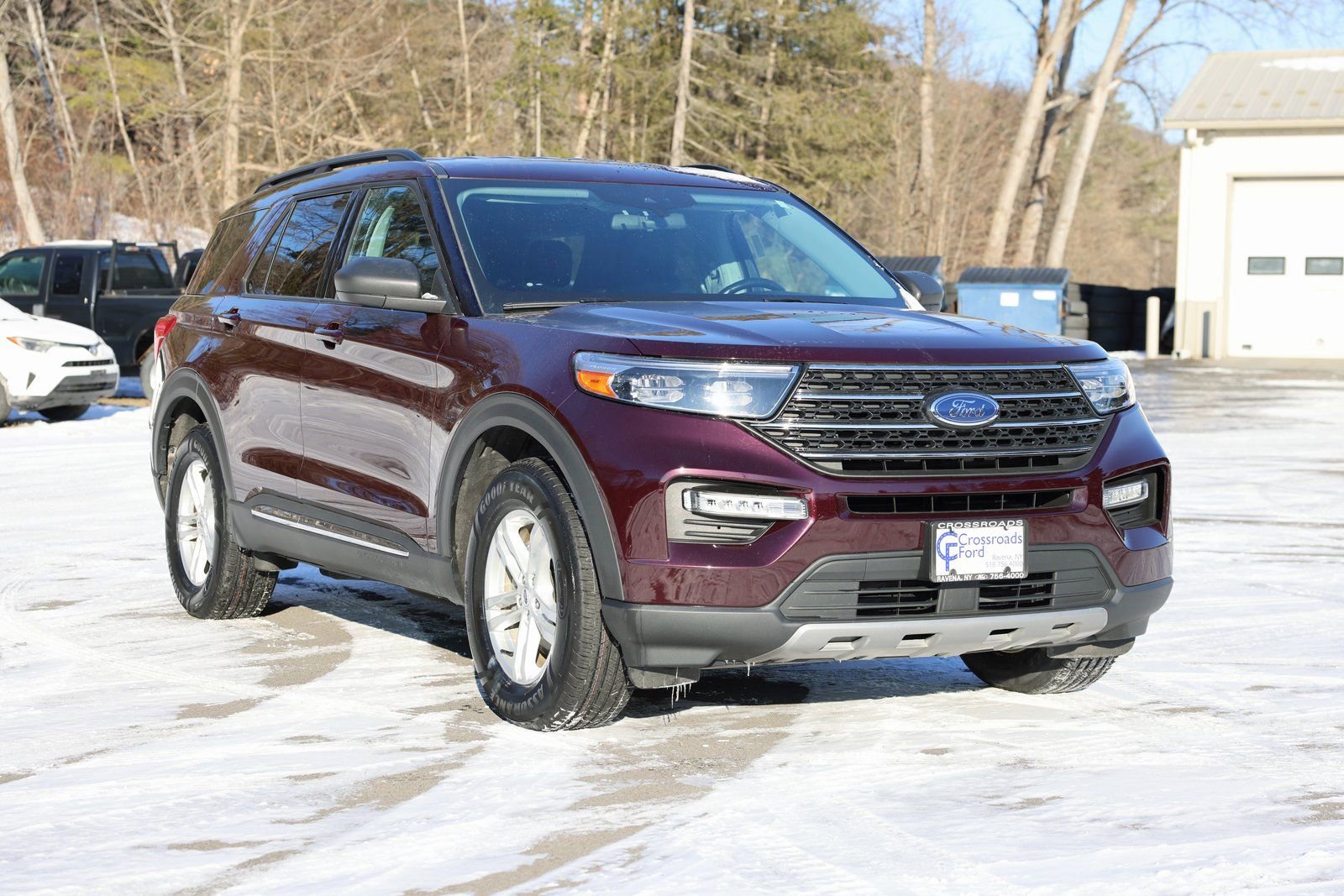 Certified 2022 Ford Explorer XLT w/ Equipment Group 202A AWD/4WD image 3