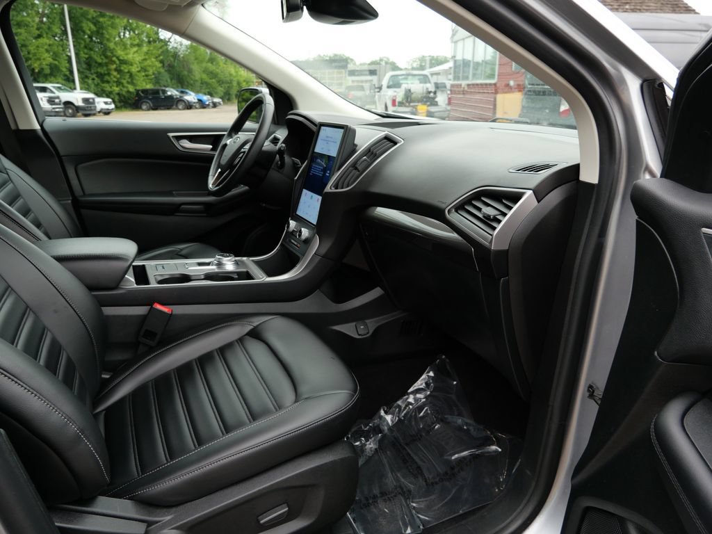 Certified 2024 Ford Edge SEL w/ Convenience Package AWD/4WD image 10