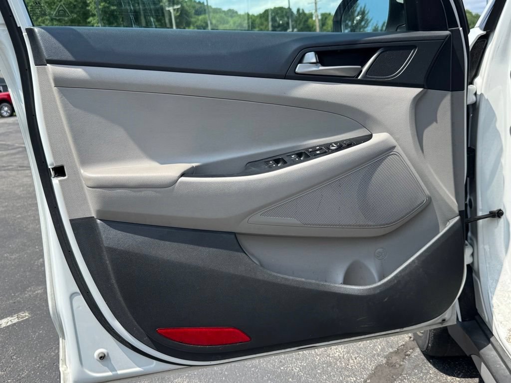 Used 2018 Hyundai Tucson Value w/ Cargo Package AWD/4WD image 14