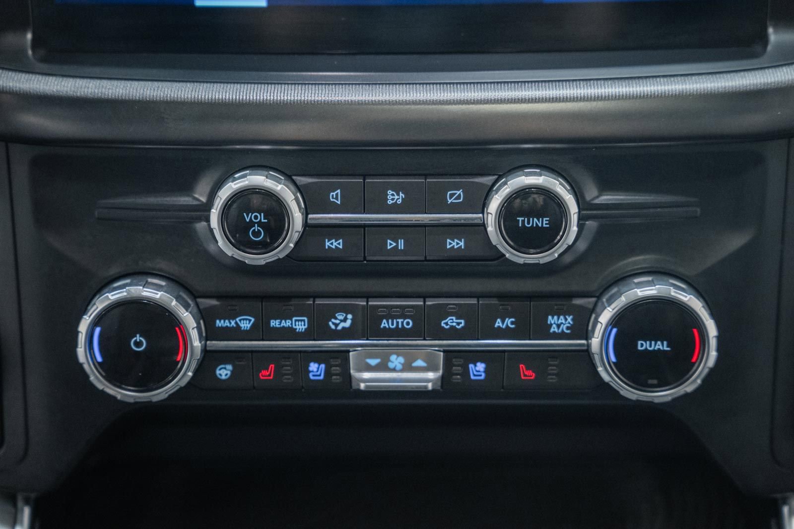 Certified 2023 Ford F150 Platinum w/ FX4 Off-Road Package image 29