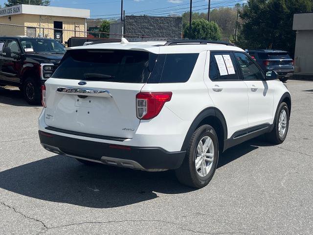 Certified 2022 Ford Explorer XLT w/ Equipment Group 202A AWD/4WD image 3