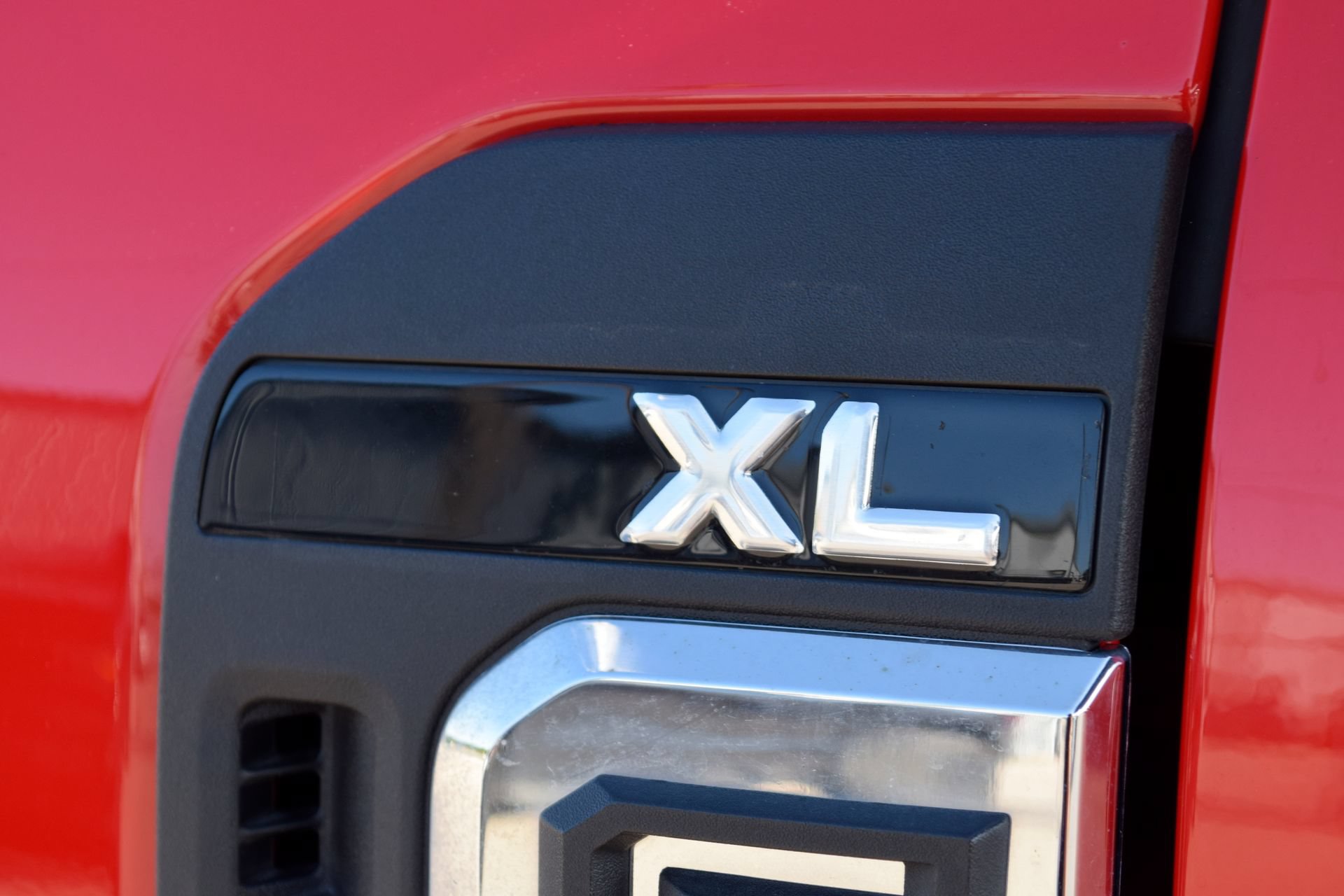 Certified 2025 Ford F350 XL w/ XL Off-Road Package AWD/4WD image 17