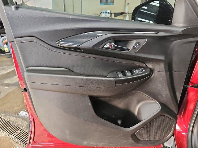 Used 2023 Chevrolet TrailBlazer RS FWD image 24