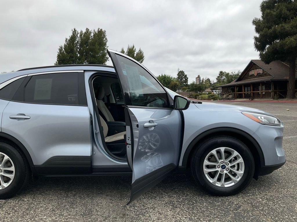 Certified 2022 Ford Escape SE image 61