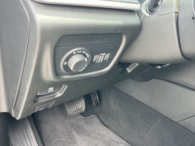 Used 2024 Jeep Grand Cherokee Laredo X AWD/4WD image 35