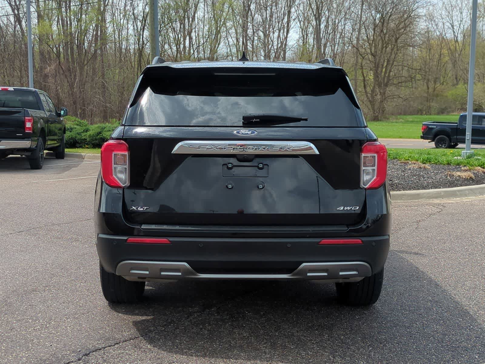 Certified 2023 Ford Explorer XLT w/ Equipment Group 202A AWD/4WD image 7