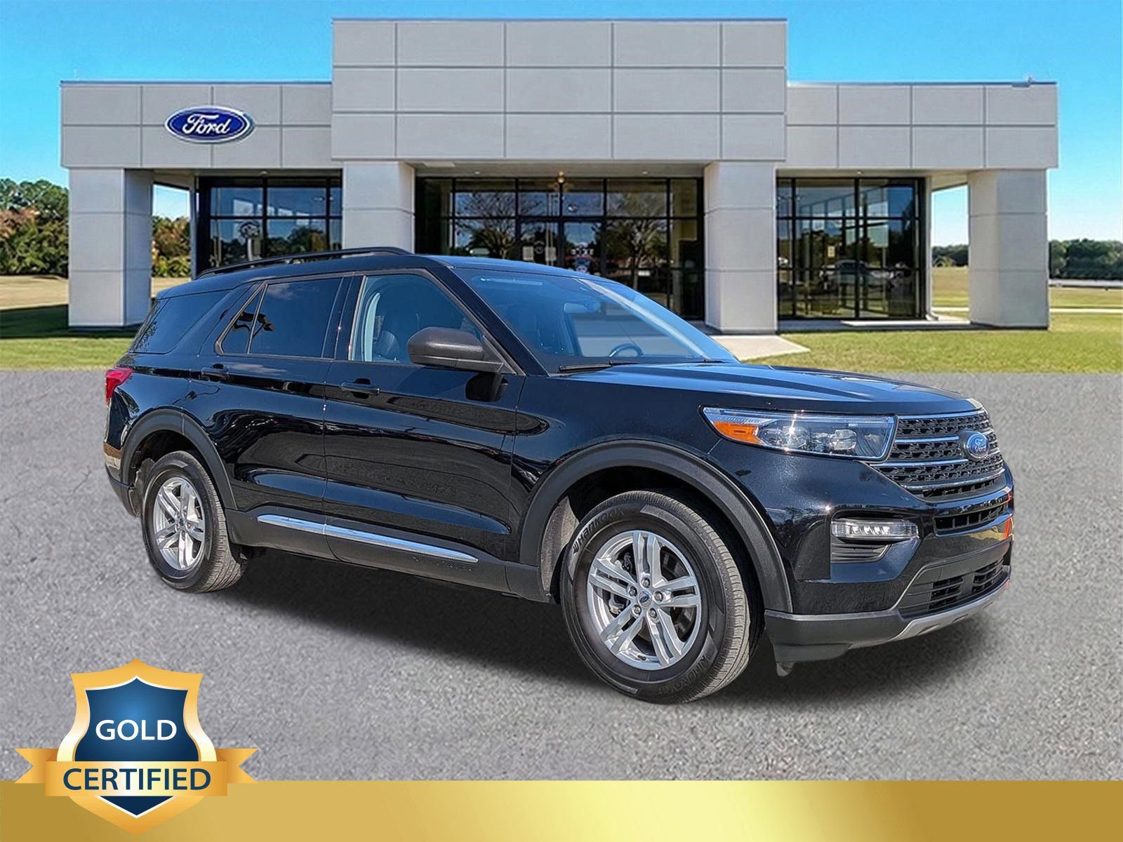 Certified 2023 Ford Explorer XLT w/ Equipment Group 202A image 7