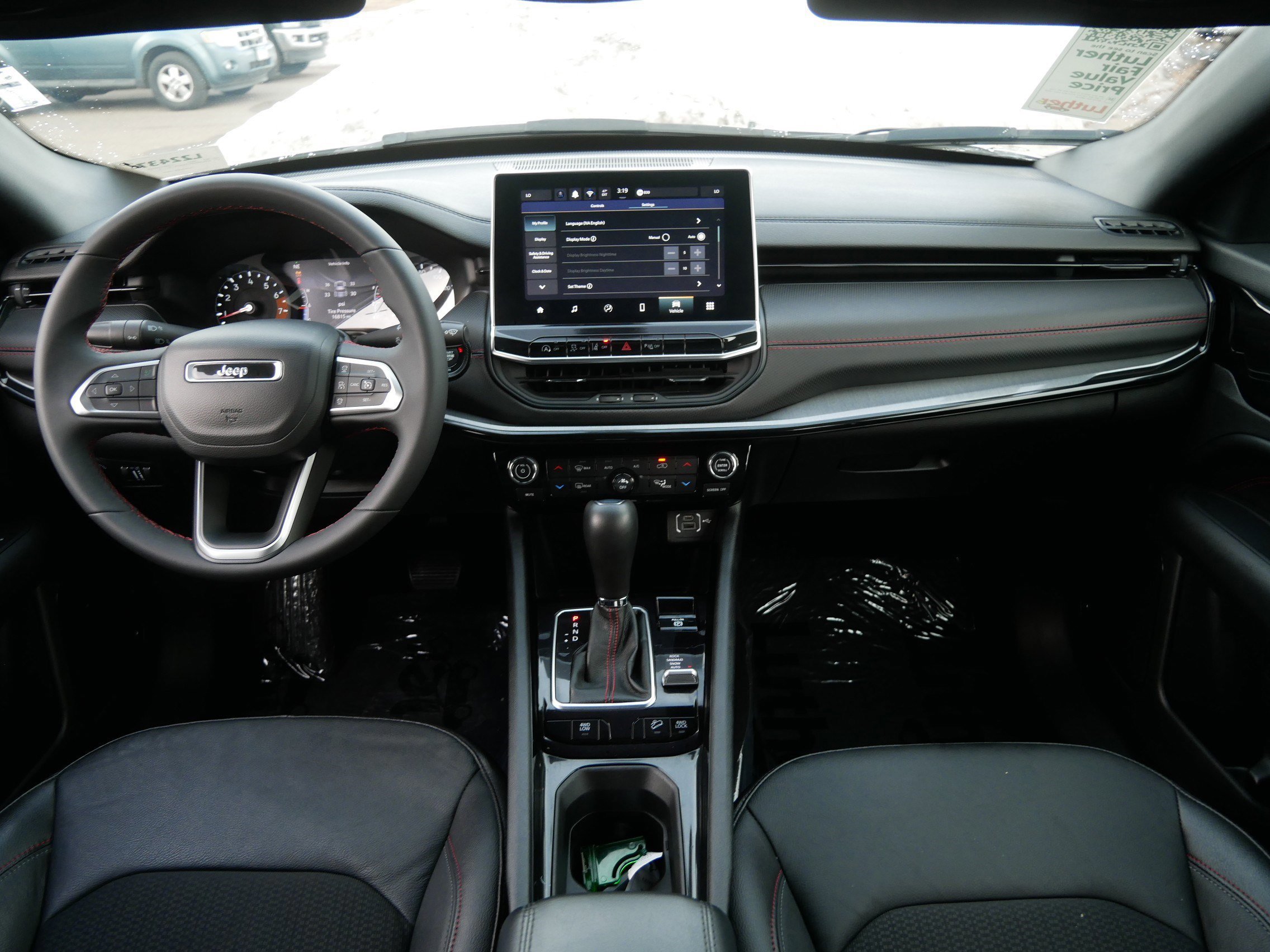 Used 2024 Jeep Compass Trailhawk image 10