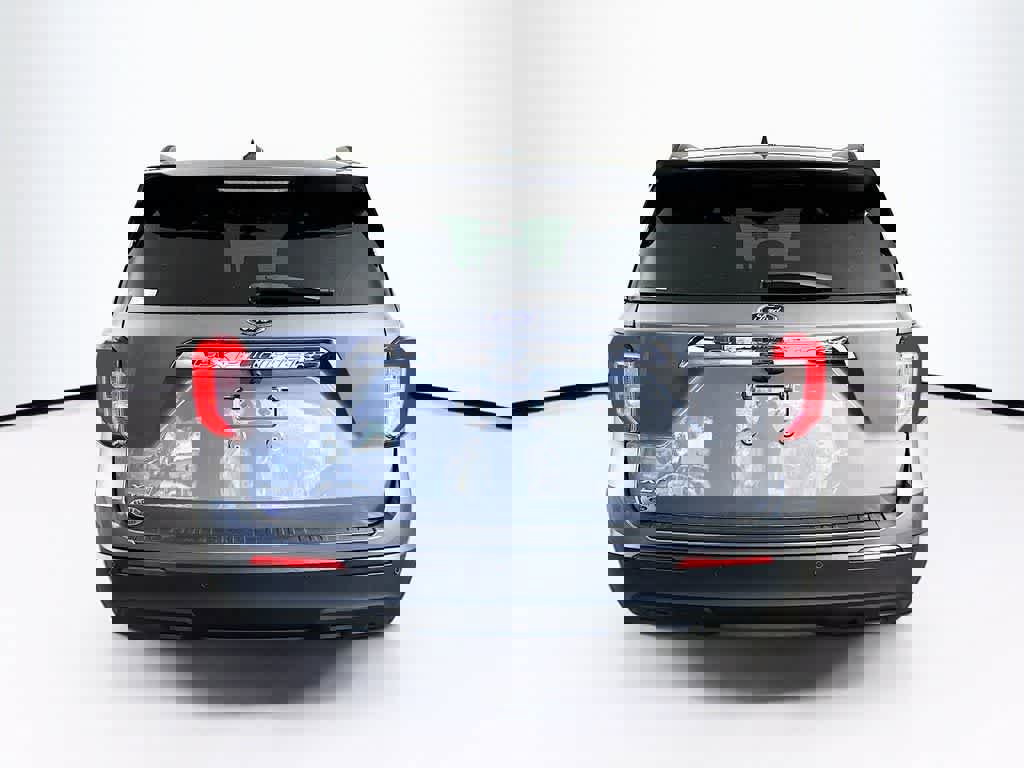 Certified 2024 Ford Explorer XLT image 5