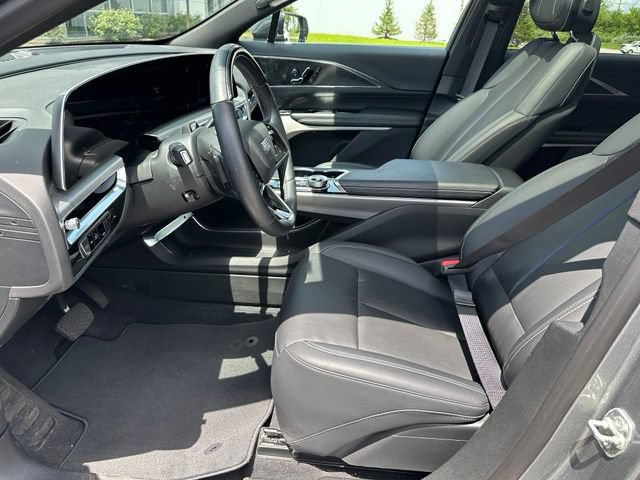 Used 2024 Cadillac Lyriq Luxury AWD/4WD image 22