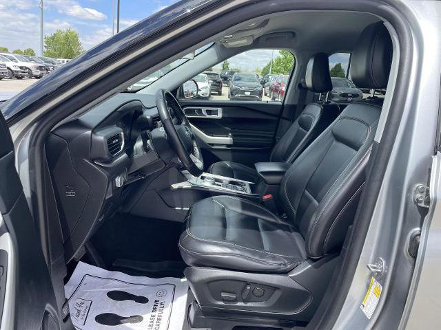 Certified 2021 Ford Explorer XLT w/ Equipment Group 202A AWD/4WD image 17