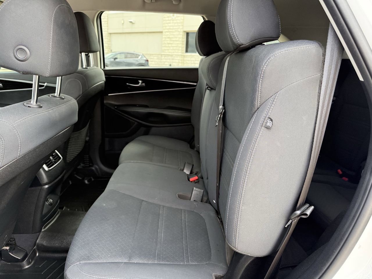 Used 2019 Kia Sorento L FWD image 27