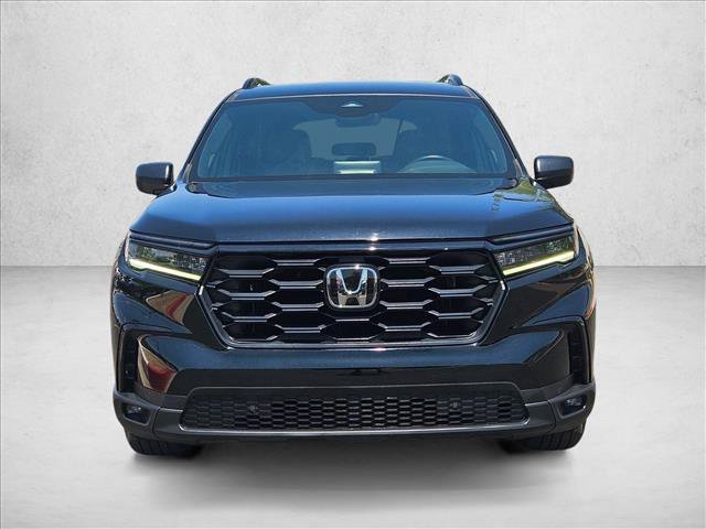 Used 2025 Honda Pilot Sport image 2