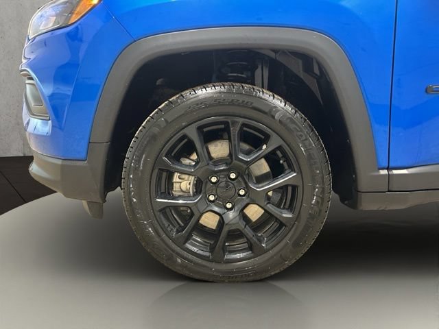 Used 2023 Jeep Compass Latitude w/ Convenience Group AWD/4WD image 25