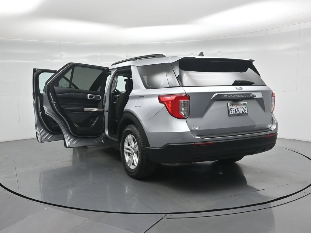 Certified 2022 Ford Explorer XLT RWD image 48