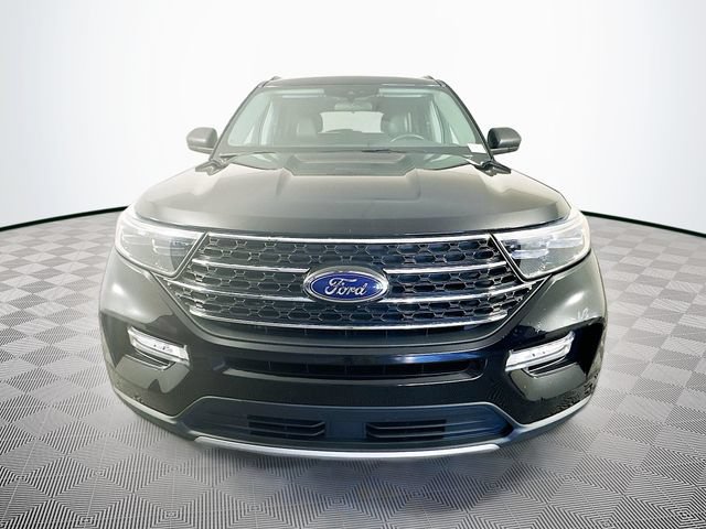 Certified 2023 Ford Explorer XLT w/ Equipment Group 202A AWD/4WD image 5