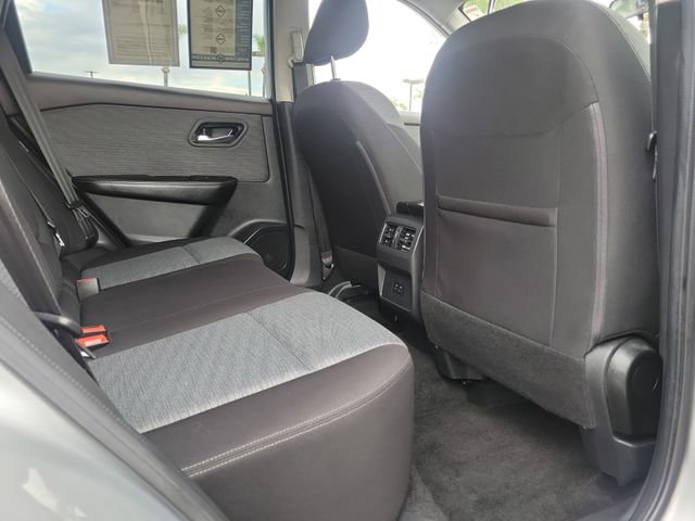 Used 2023 Nissan Rogue SV image 24