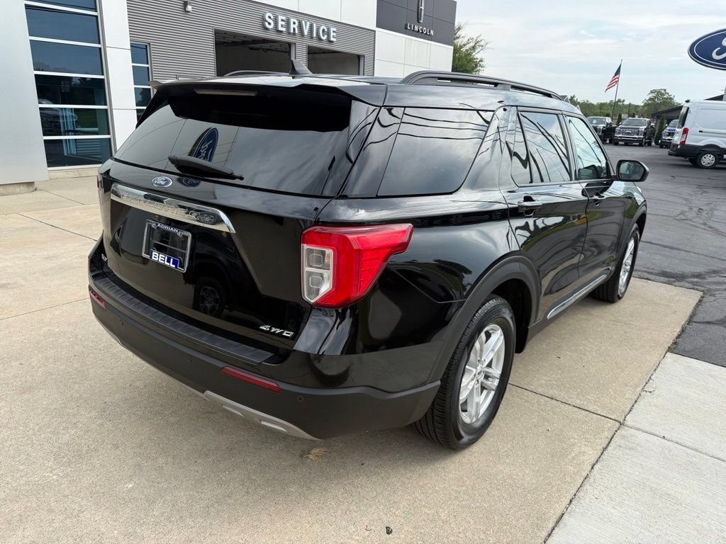Certified 2023 Ford Explorer XLT w/ Equipment Group 202A AWD/4WD image 9