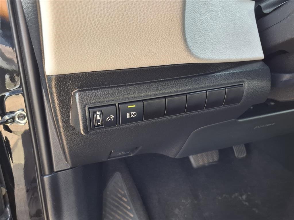 Used 2023 Toyota Corolla SE image 15