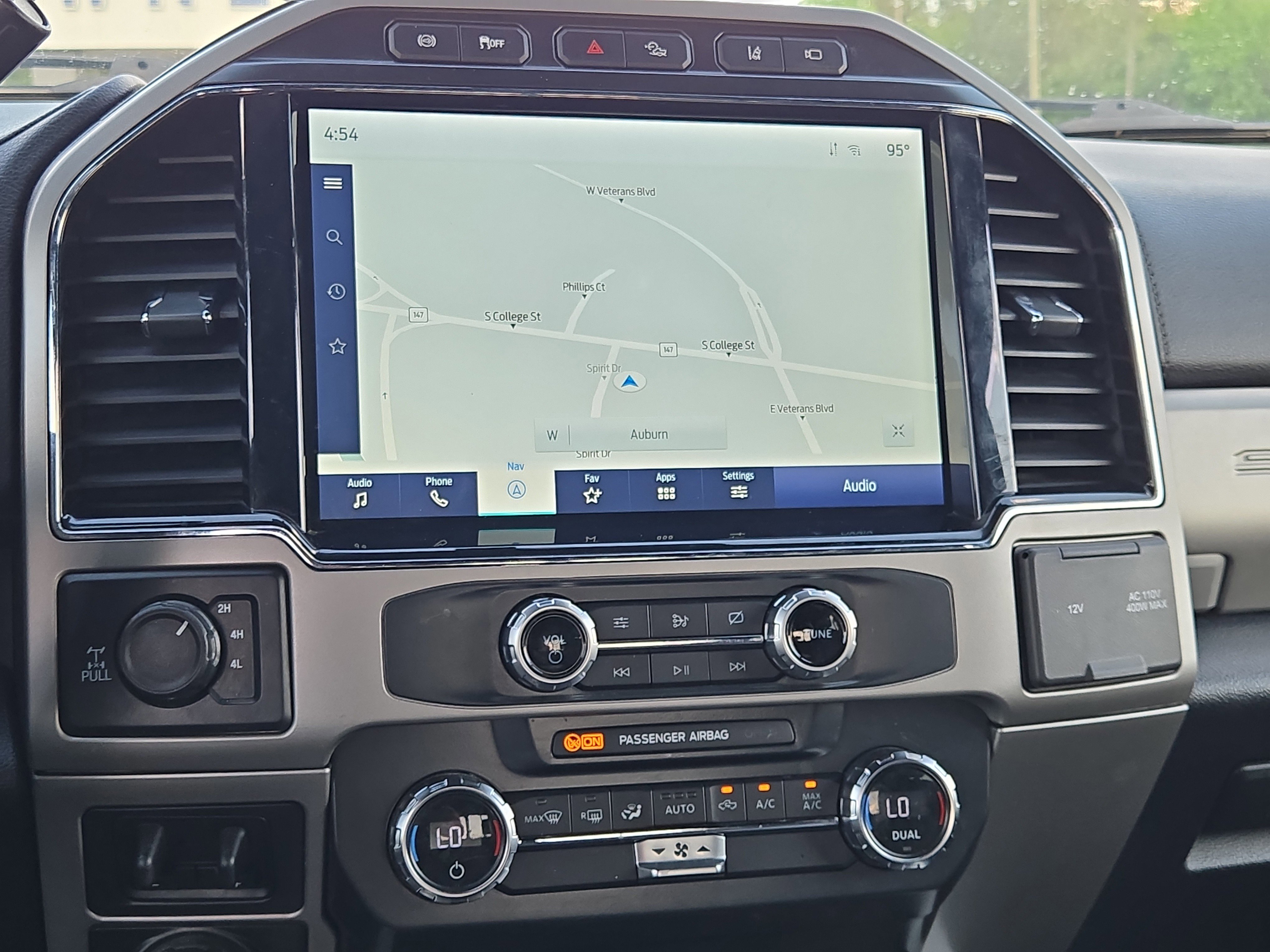 Certified 2022 Ford F350 Lariat w/ Tremor Off-Road Package image 18