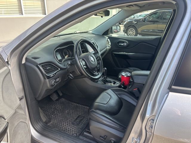 Used 2019 Jeep Cherokee Altitude image 16