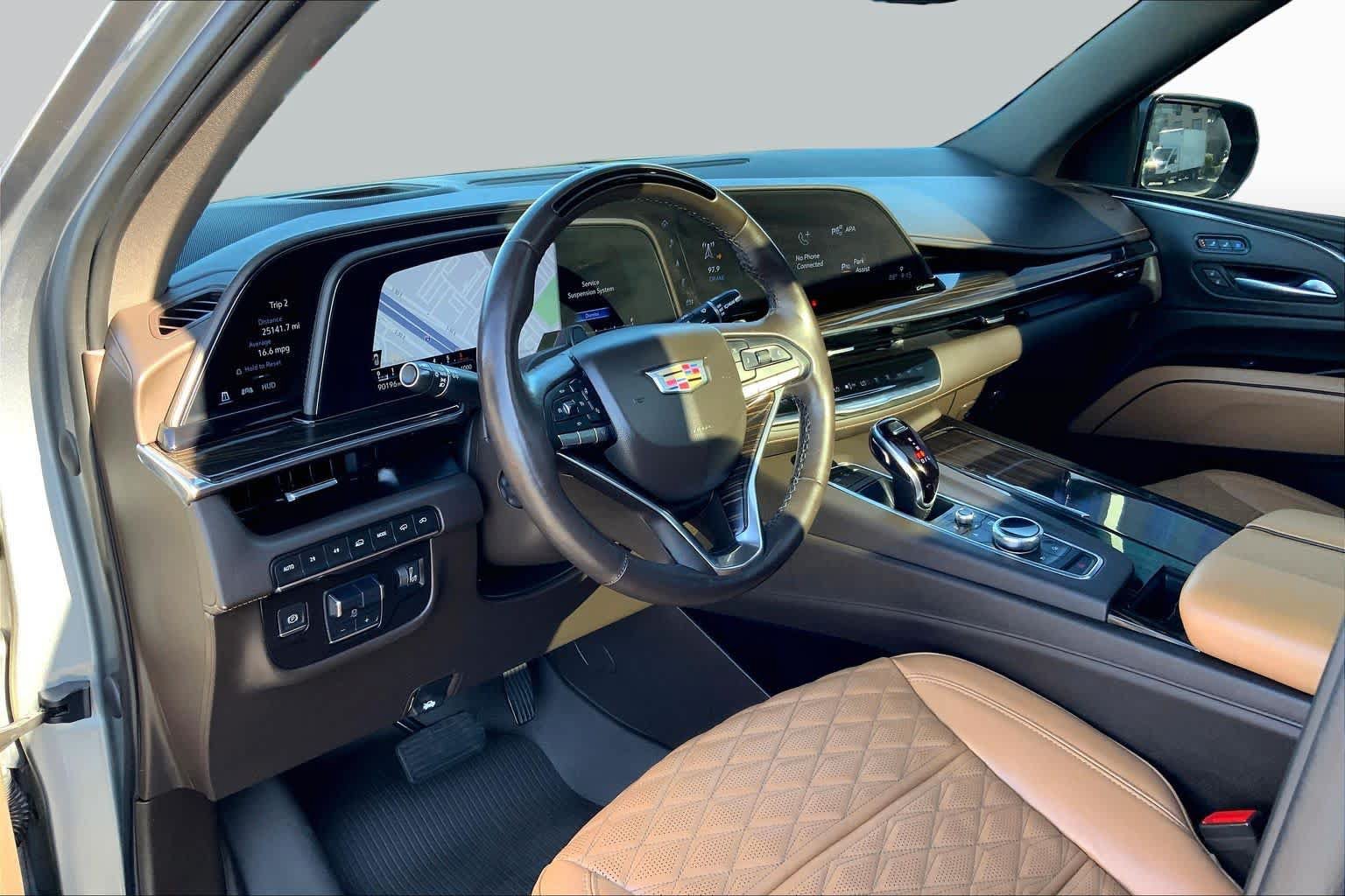 Used 2021 Cadillac Escalade Premium Luxury w/ Driver Assist Tech Package AWD/4WD image 17
