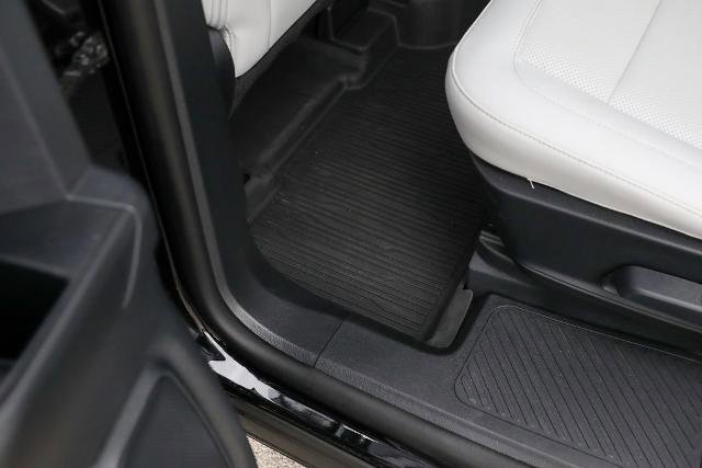 Certified 2025 Ford Explorer Platinum w/ LUX Leather Package image 34