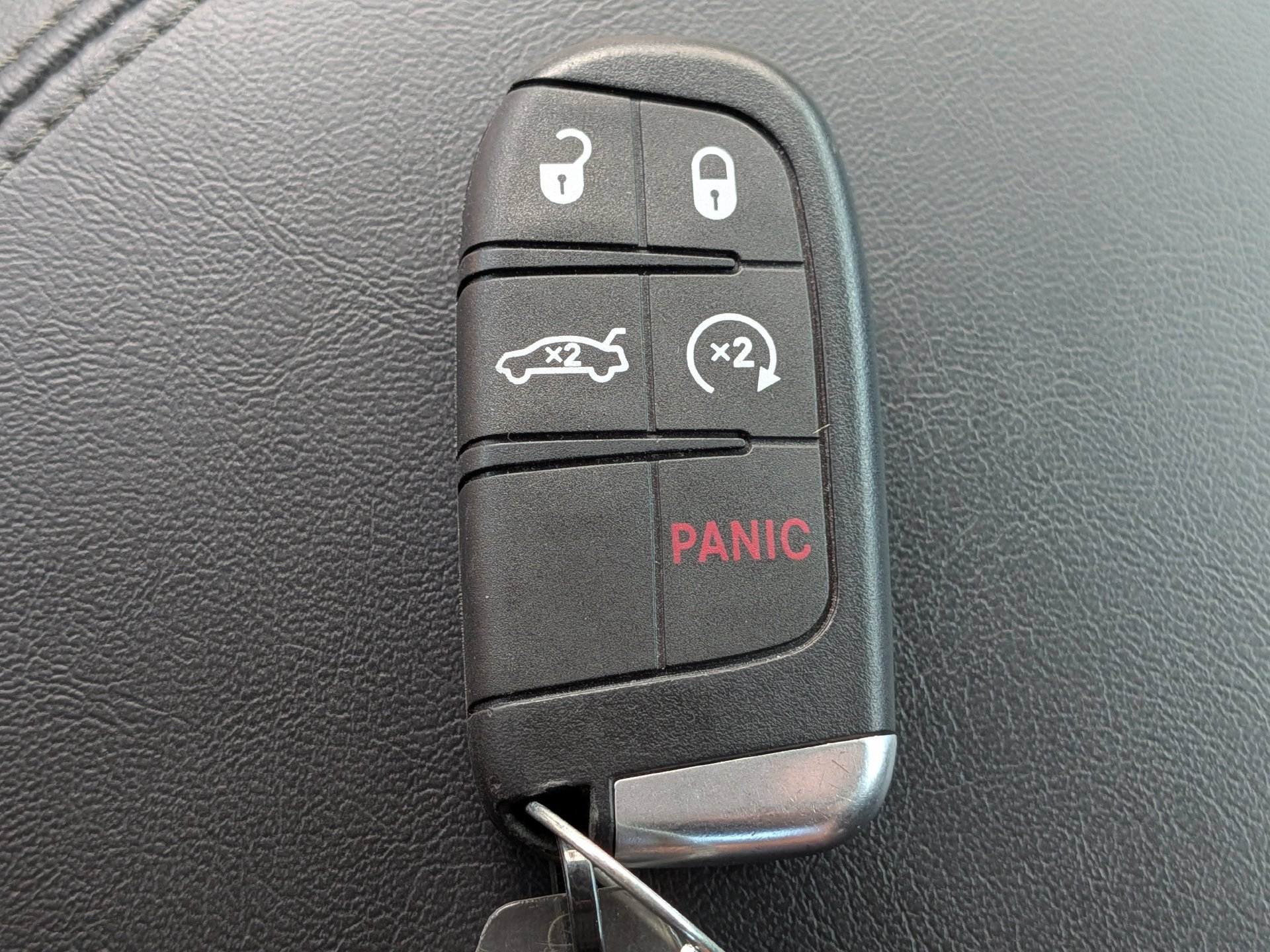 Used 2022 Dodge Challenger SXT RWD image 28