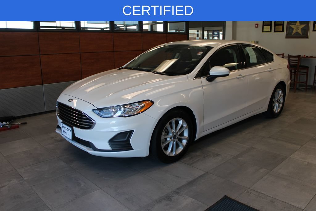 Certified 2020 Ford Fusion SE FWD image 1