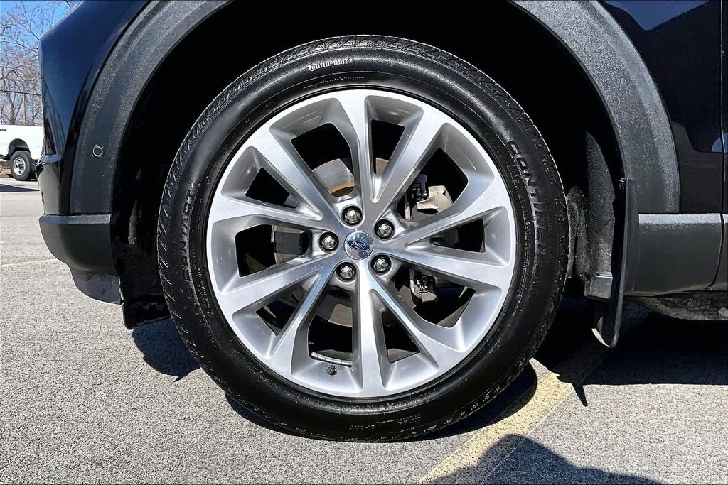 Certified 2021 Ford Explorer Platinum w/ Equipment Group 601A image 9