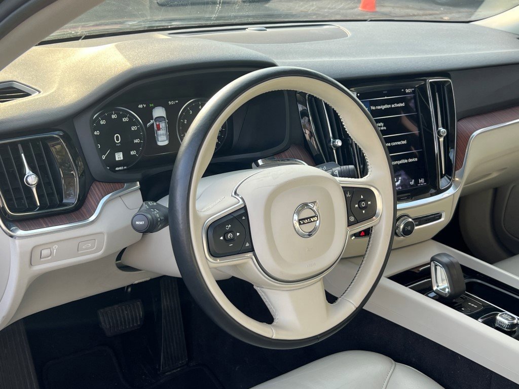 Used 2022 Volvo S60 B5 Momentum w/ Climate Package image 17