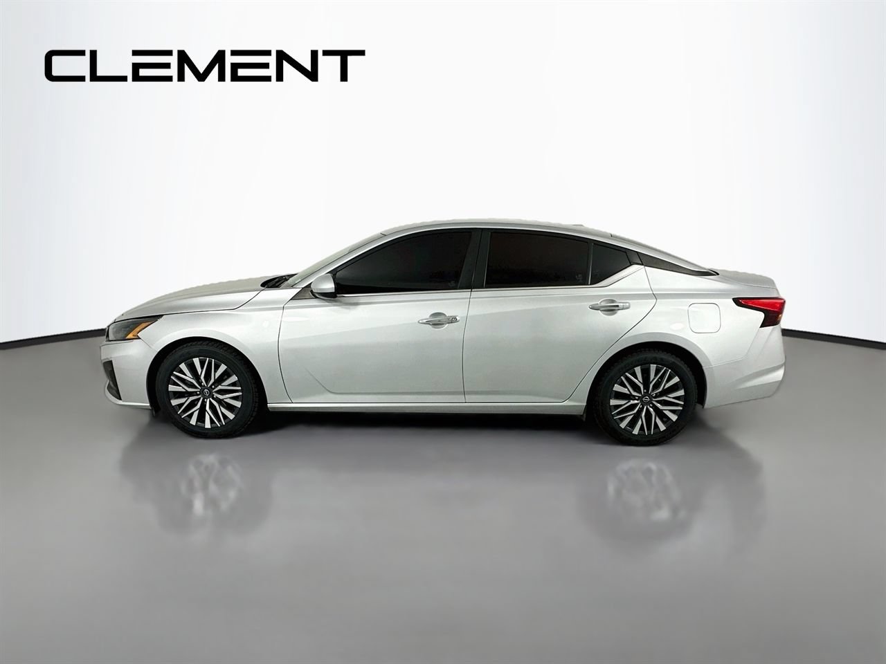 Used 2023 Nissan Altima 2.5 SV FWD image 6