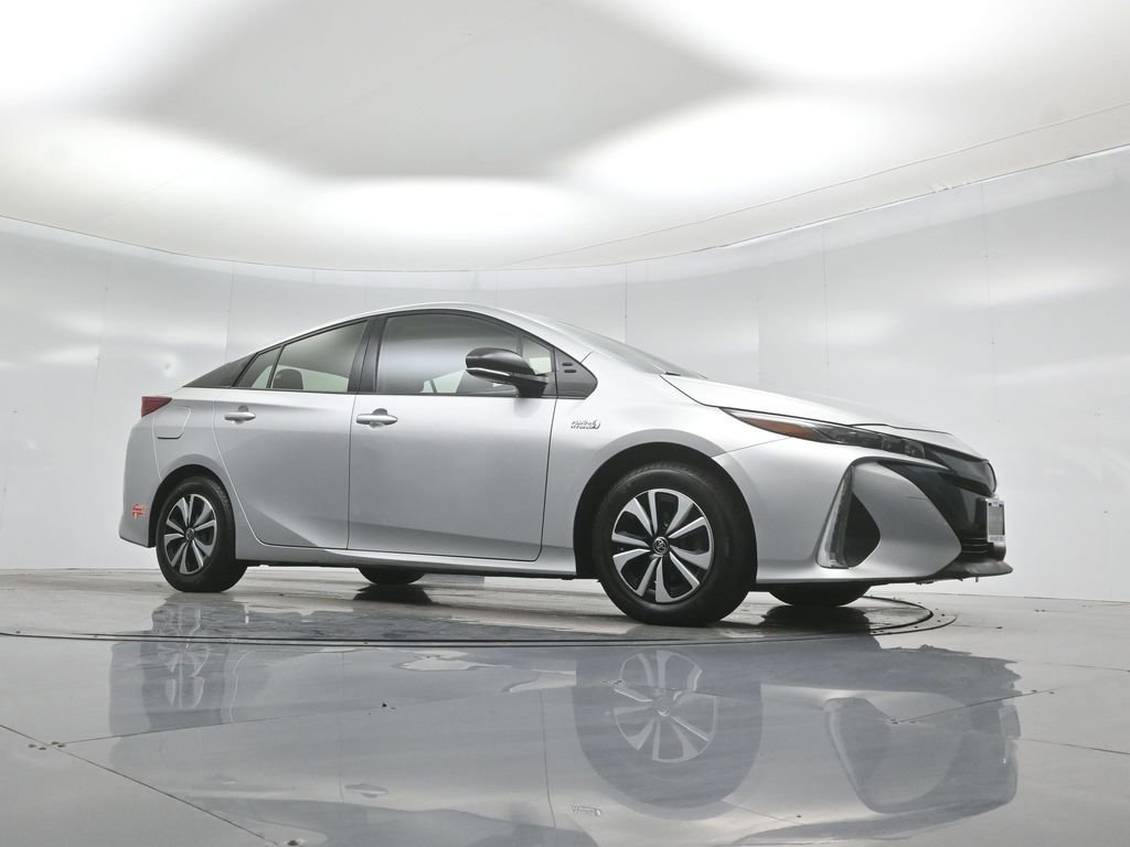 Used 2018 Toyota Prius Prime Plus w/ Carpet Mat Package FWD image 4