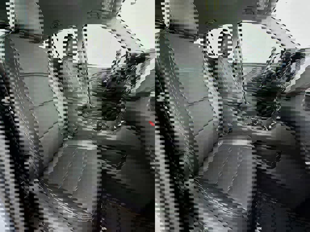 Used 2023 GMC Terrain SLT image 15