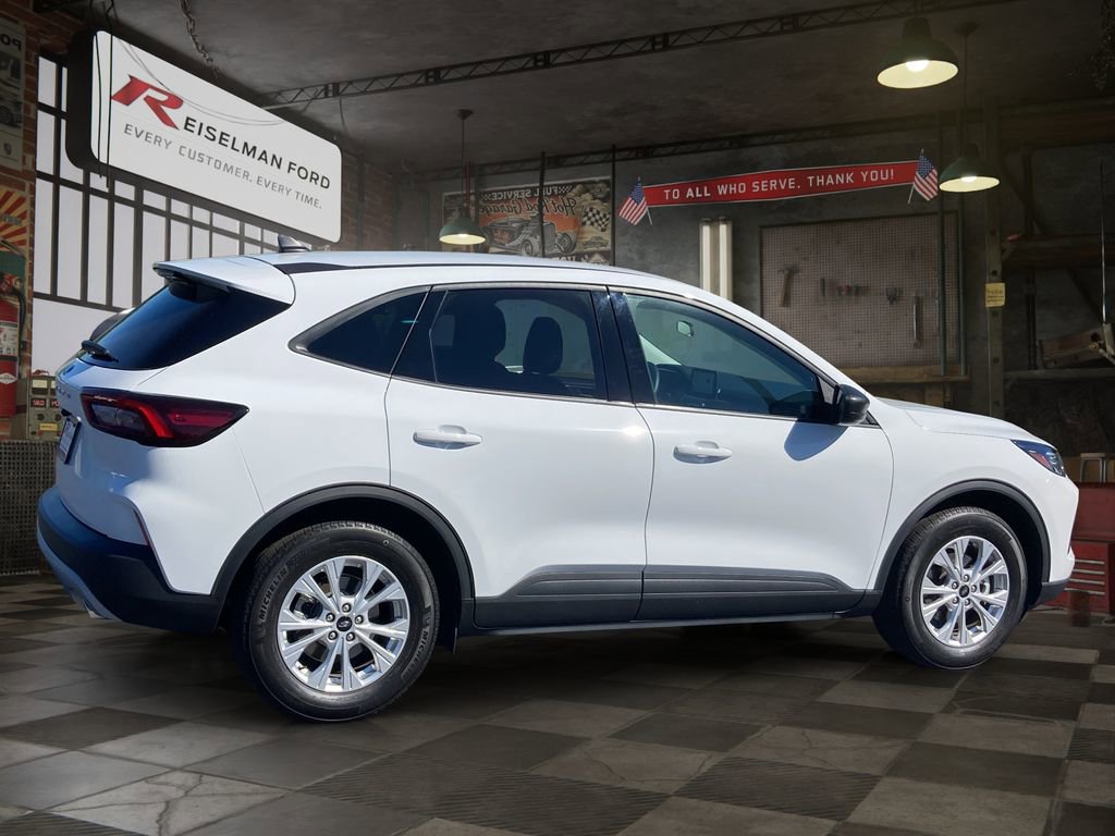 Certified 2025 Ford Escape Active FWD image 6