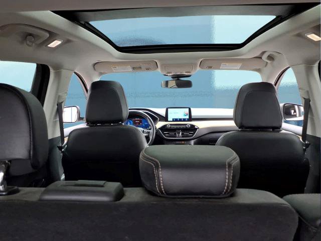 Certified 2022 Ford Escape Titanium w/ Titanium Elite Package AWD/4WD image 18
