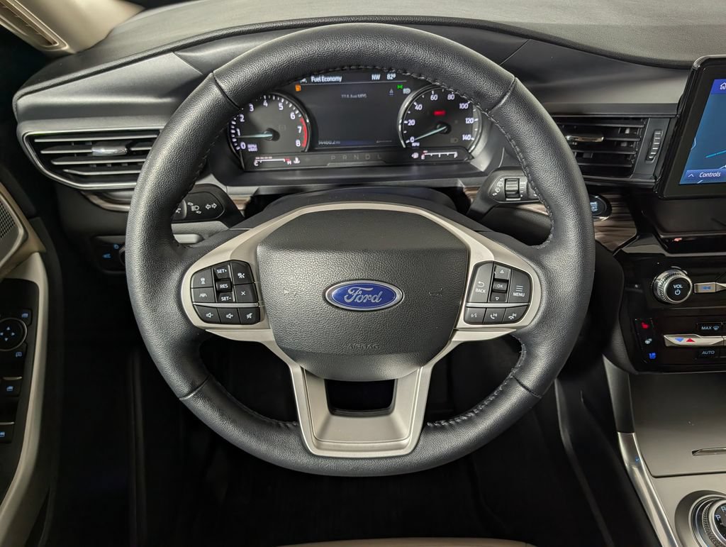 Certified 2022 Ford Explorer Limited w/ Equipment Group 301A RWD image 18