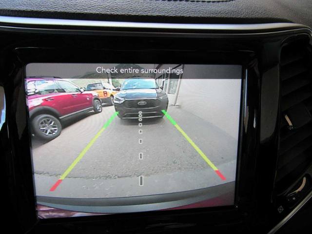 Used 2020 Jeep Cherokee Limited w/ Technology Group AWD/4WD image 26