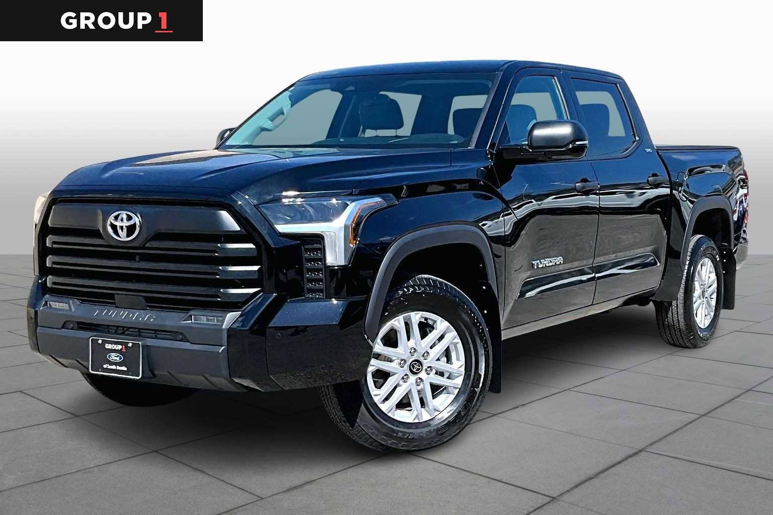 Used 2023 Toyota Tundra SR5 w/ SR5 Convenience Package AWD/4WD image 5