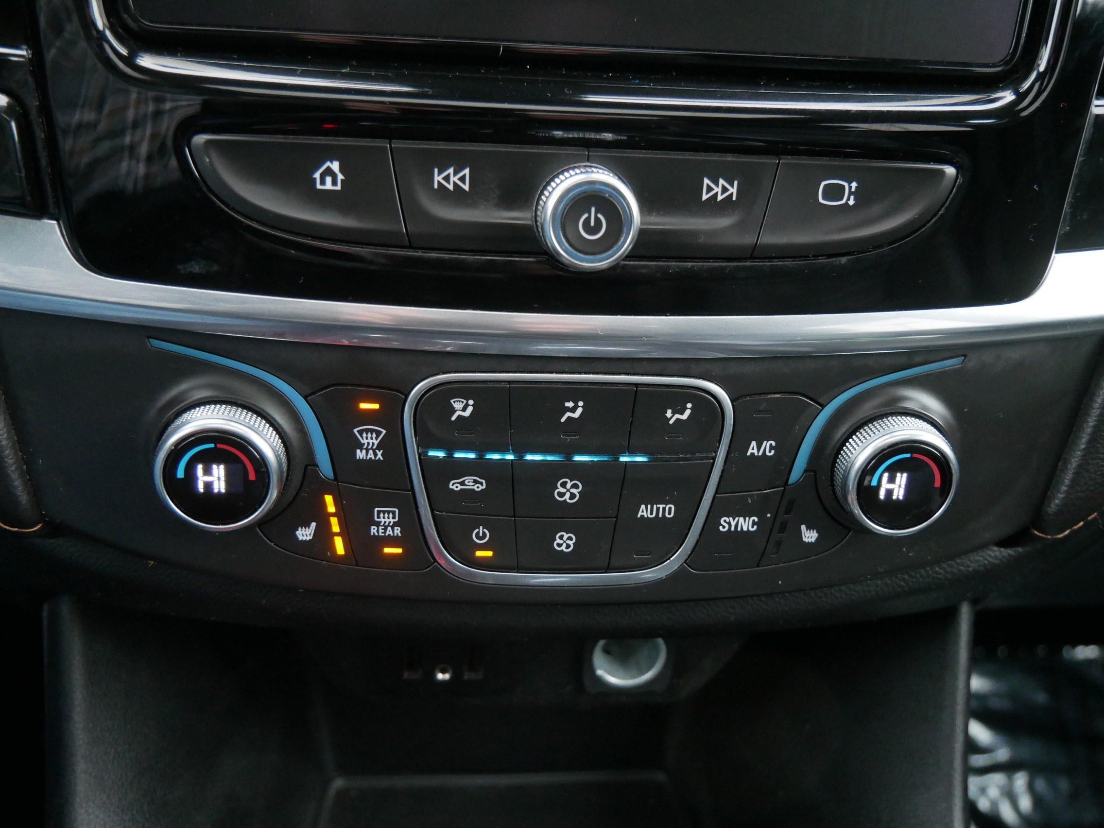 Used 2019 Chevrolet Traverse RS w/ LPO, Floor Liner Package image 23