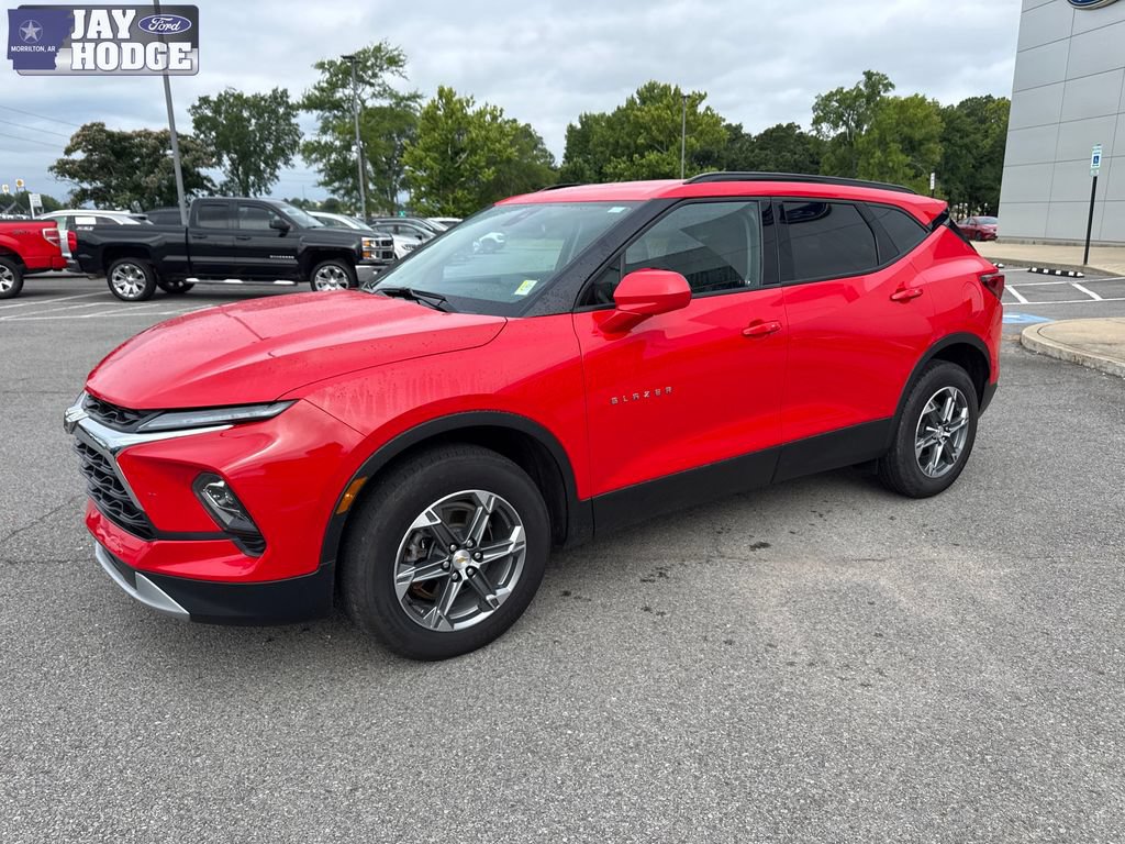 Used 2024 Chevrolet Blazer LT w/ Convenience Package FWD image 2