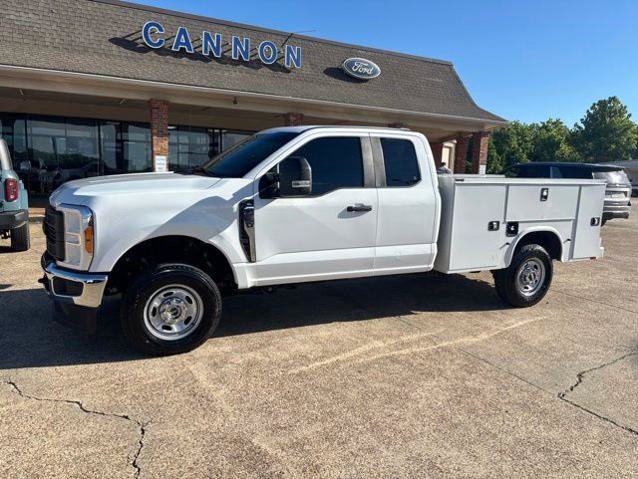 Certified 2023 Ford F250 XL w/ XL Chrome Package AWD/4WD image 1