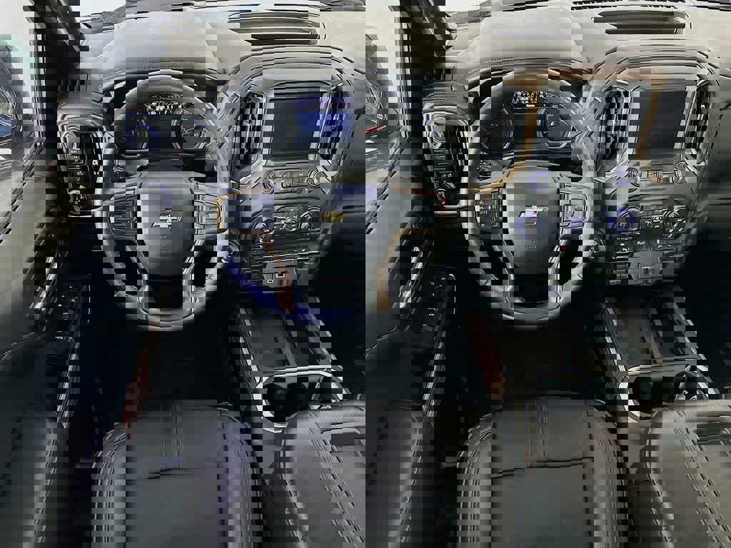 Used 2019 Chevrolet Silverado 1500 High Country w/ Technology Package image 13