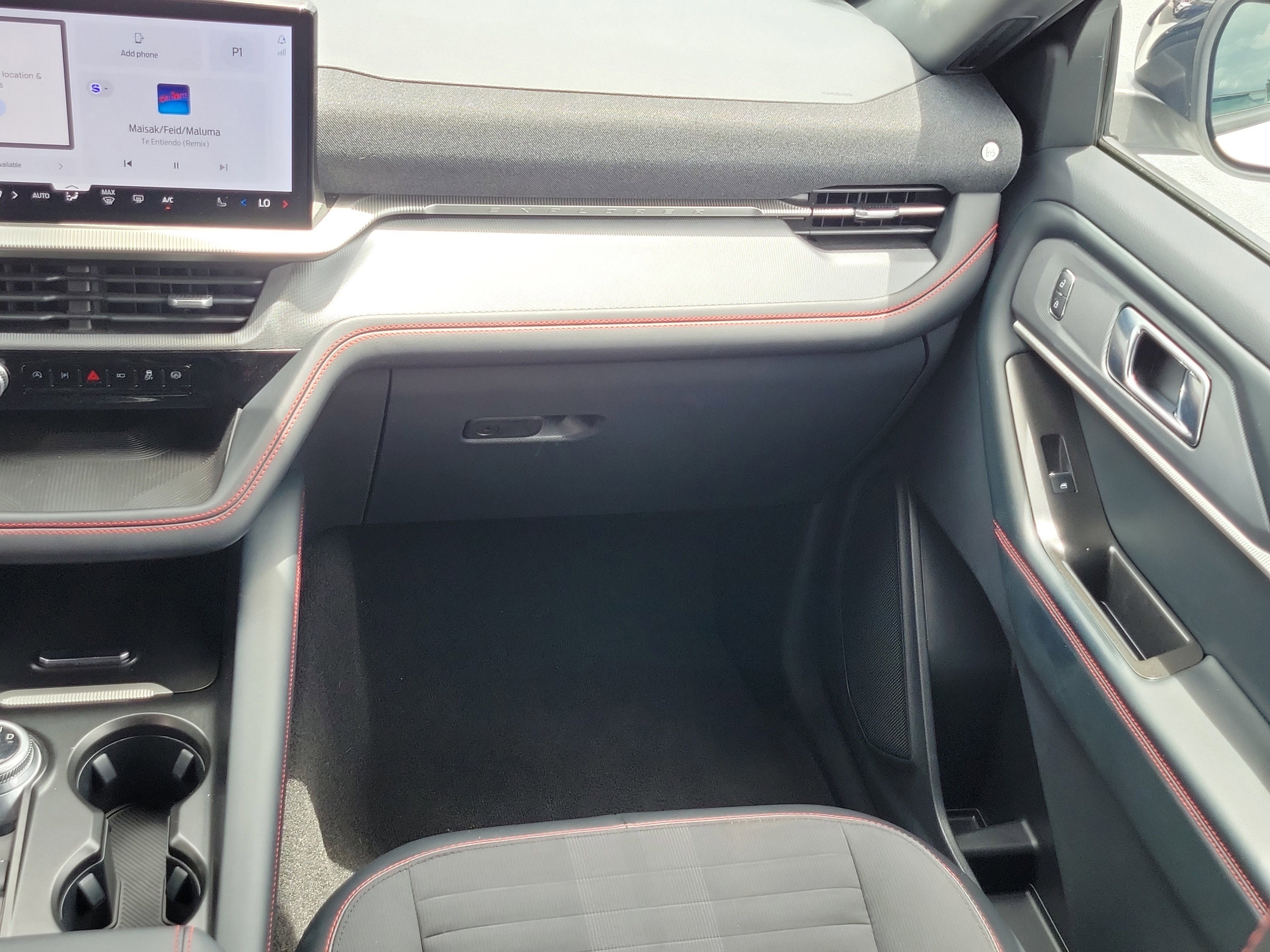Certified 2025 Ford Explorer ST-Line AWD/4WD image 18