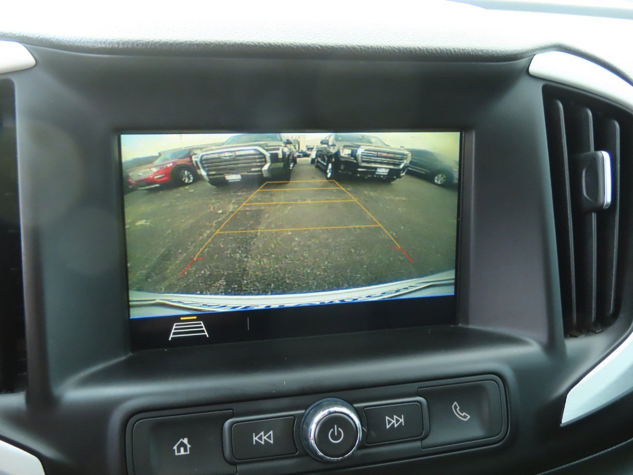 Used 2018 GMC Terrain SLE image 31