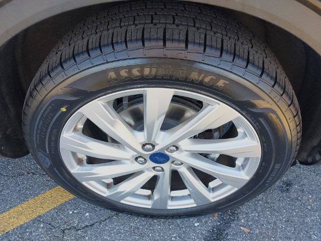 Certified 2021 Ford Escape Titanium w/ Titanium Elite Package AWD/4WD image 11