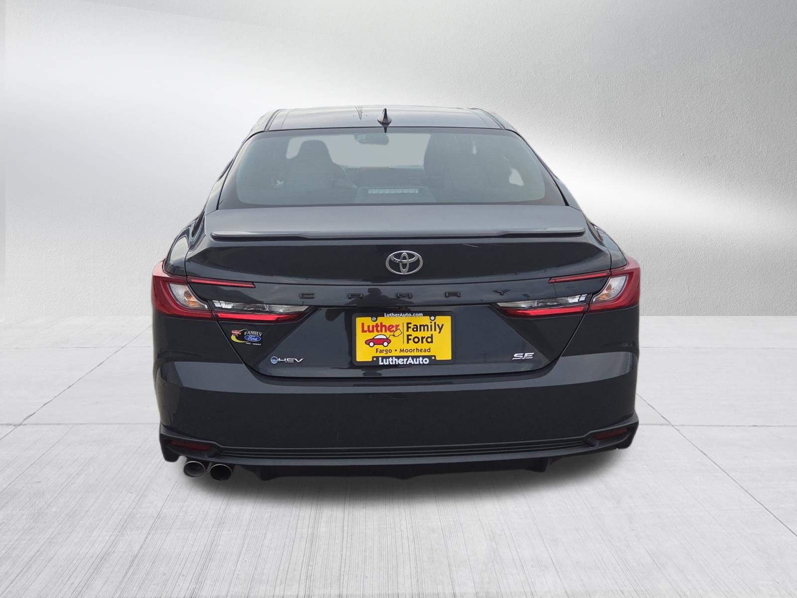 Used 2025 Toyota Camry SE FWD image 6