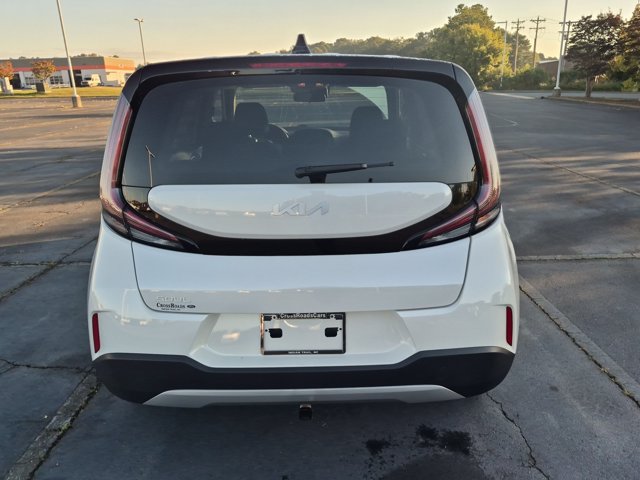 Used 2024 Kia Soul LX FWD image 5