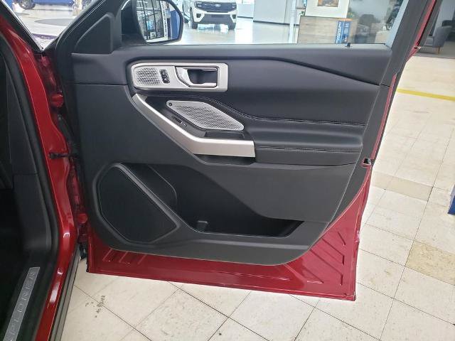 Certified 2023 Ford Explorer Limited w/ Limited Technology Package AWD/4WD image 20