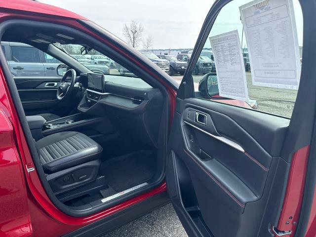 Certified 2025 Ford Explorer ST-Line w/ Premium Package image 7